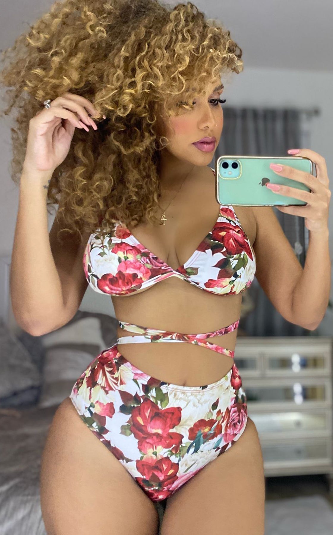 Roses Baecation Swimsuit Set